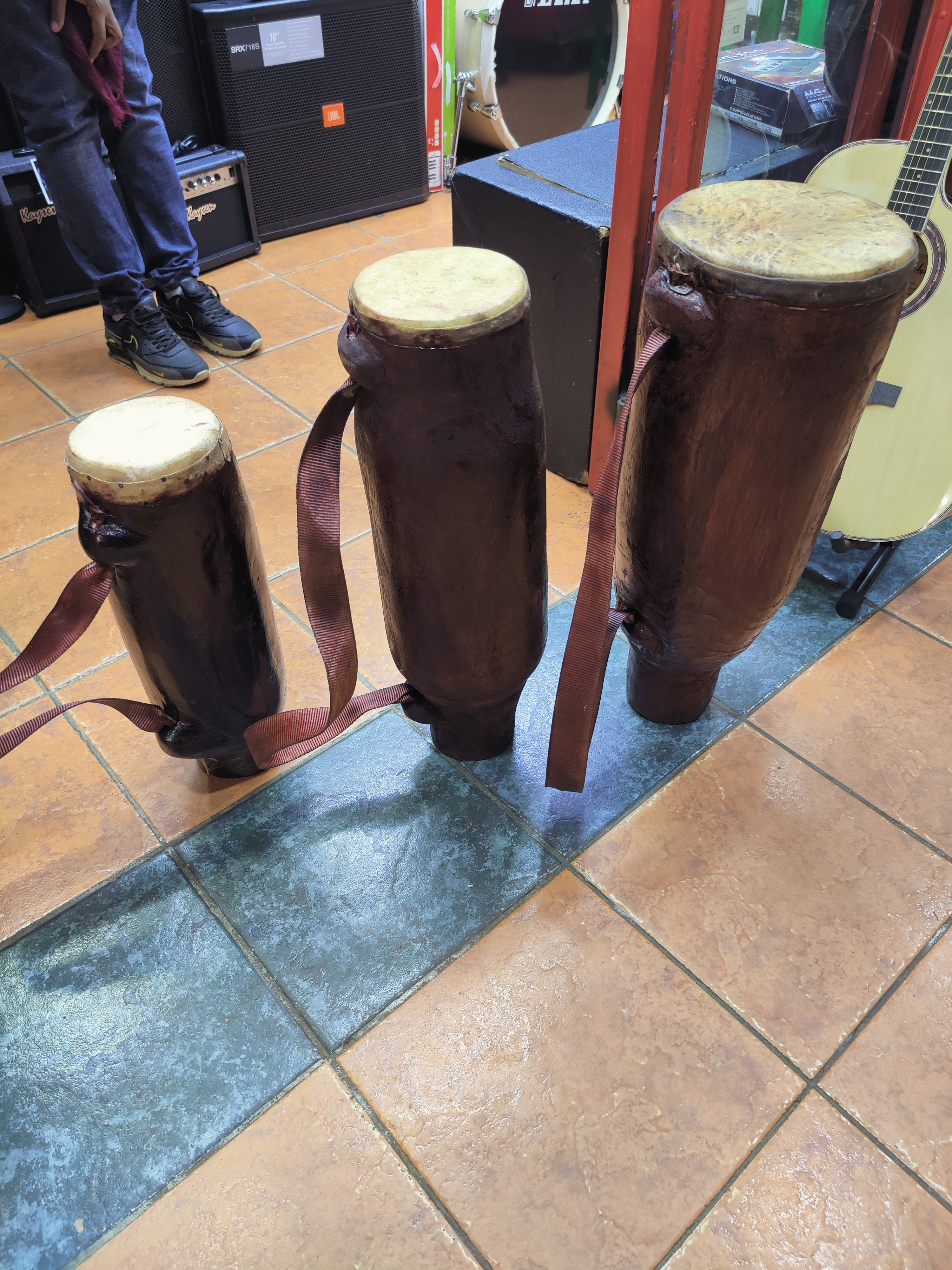 Isukuti african drum