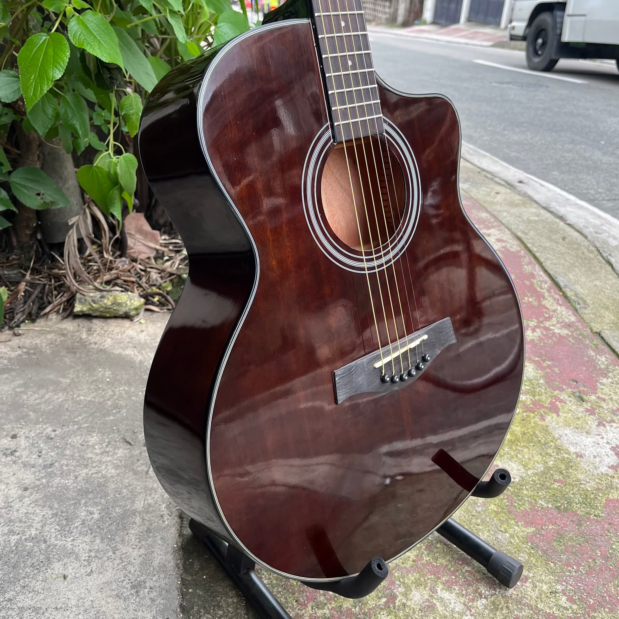 Briline S1 Pure Acoustic Guitar side