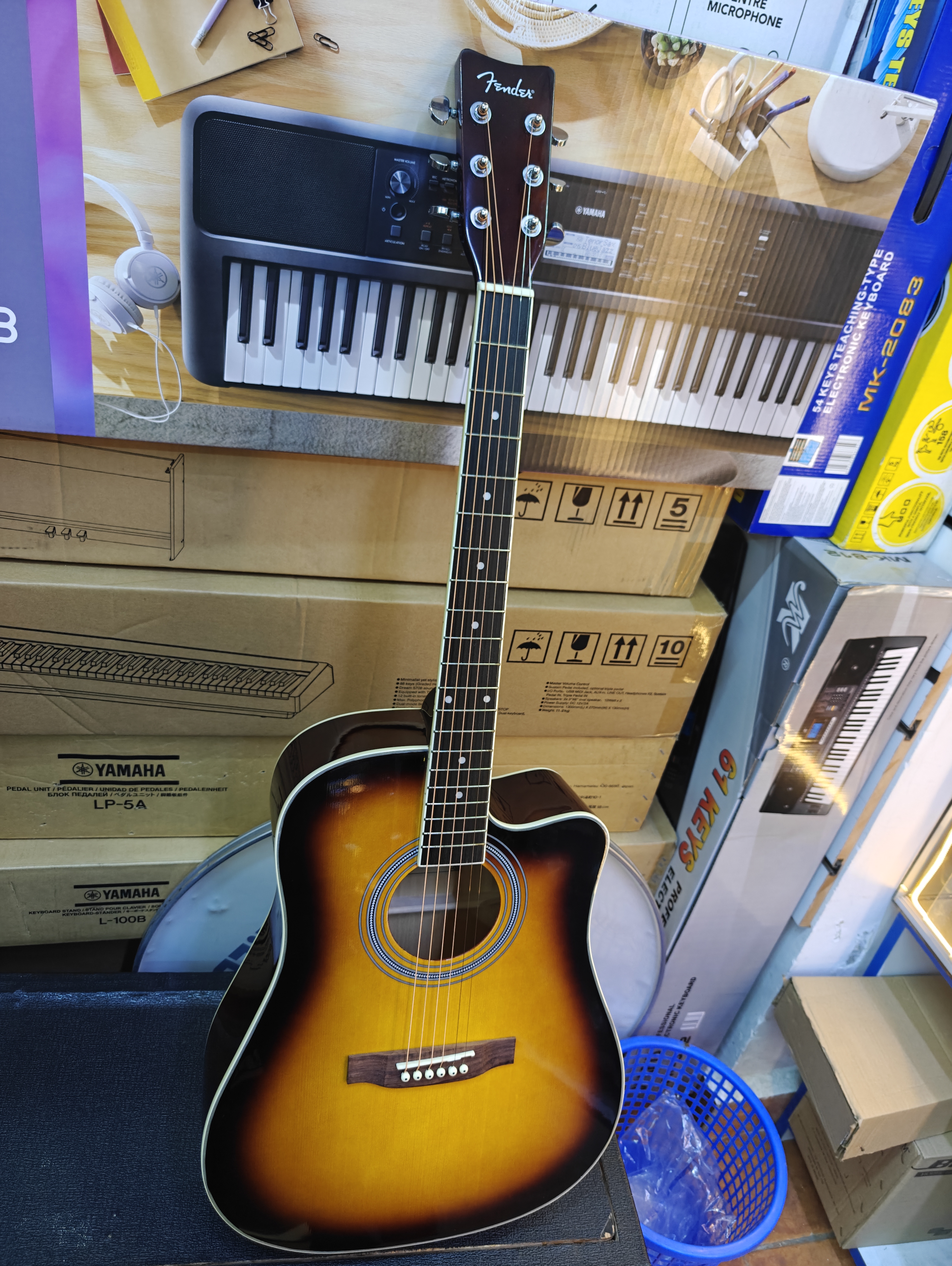 Fender 41" acoustic guitar sunburst