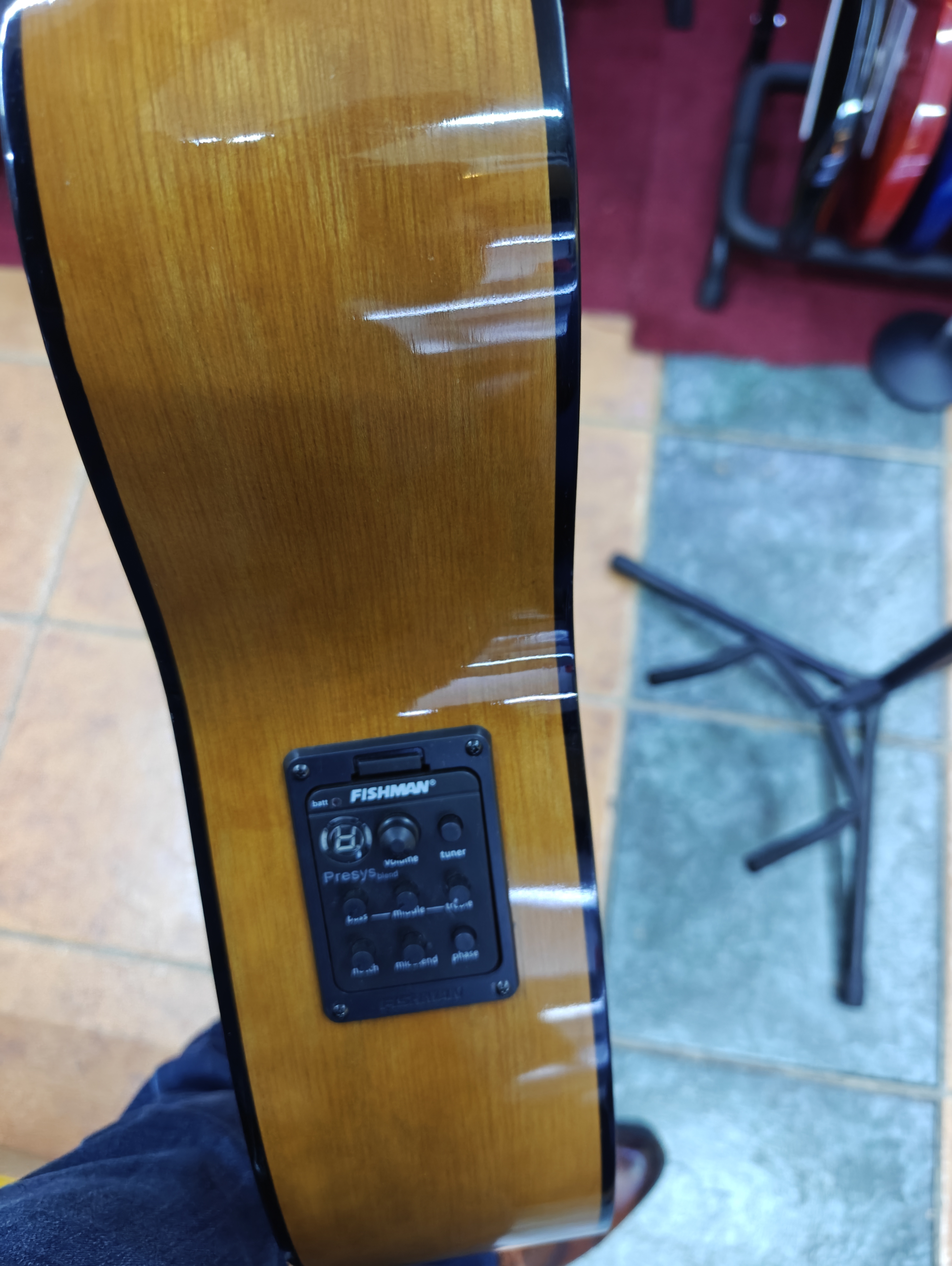 Yamaha f310 EQ electric acoustic FISHMAN Presys Blend 201