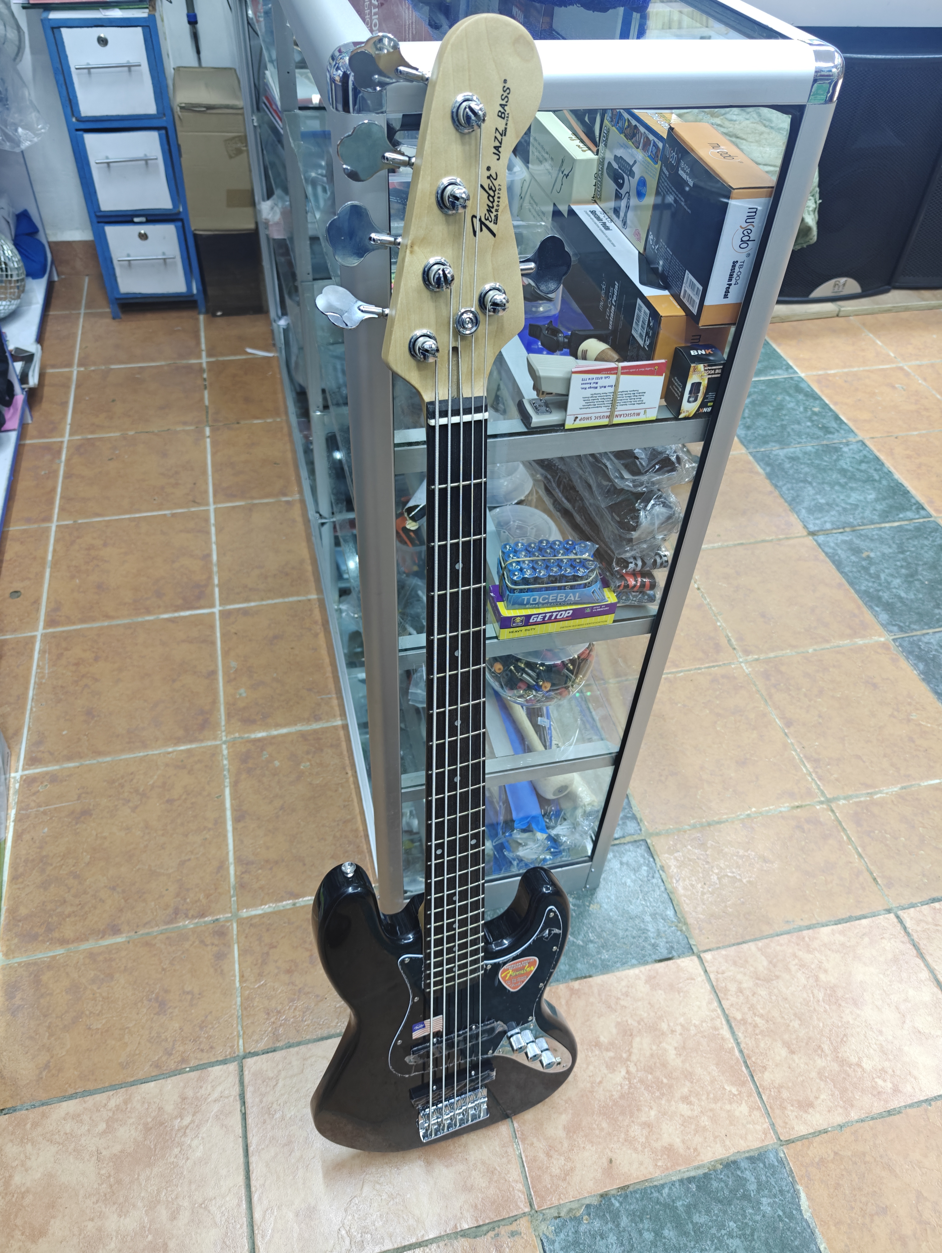 5 string Fender bass