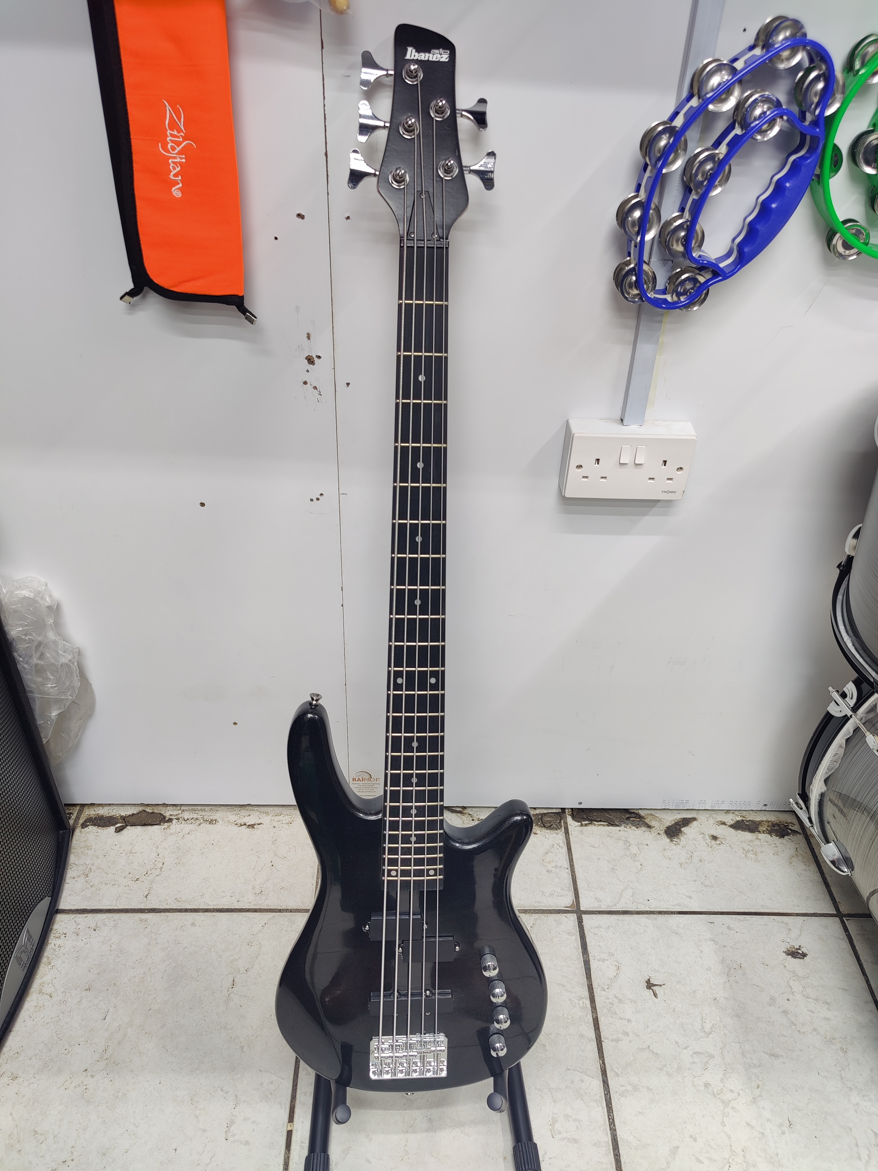 Ibanez bass guitar 5 string