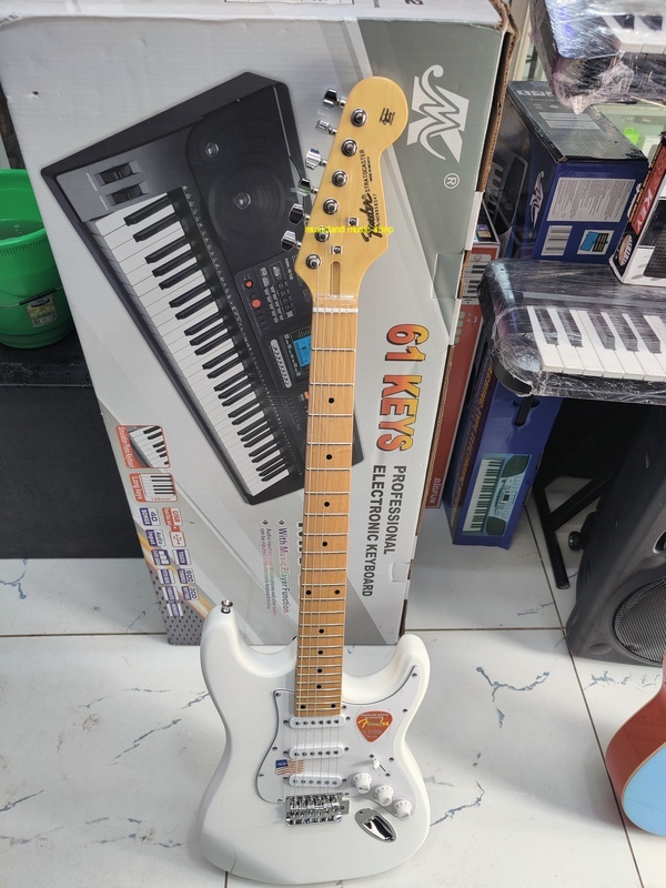 Fender staratocater guitar