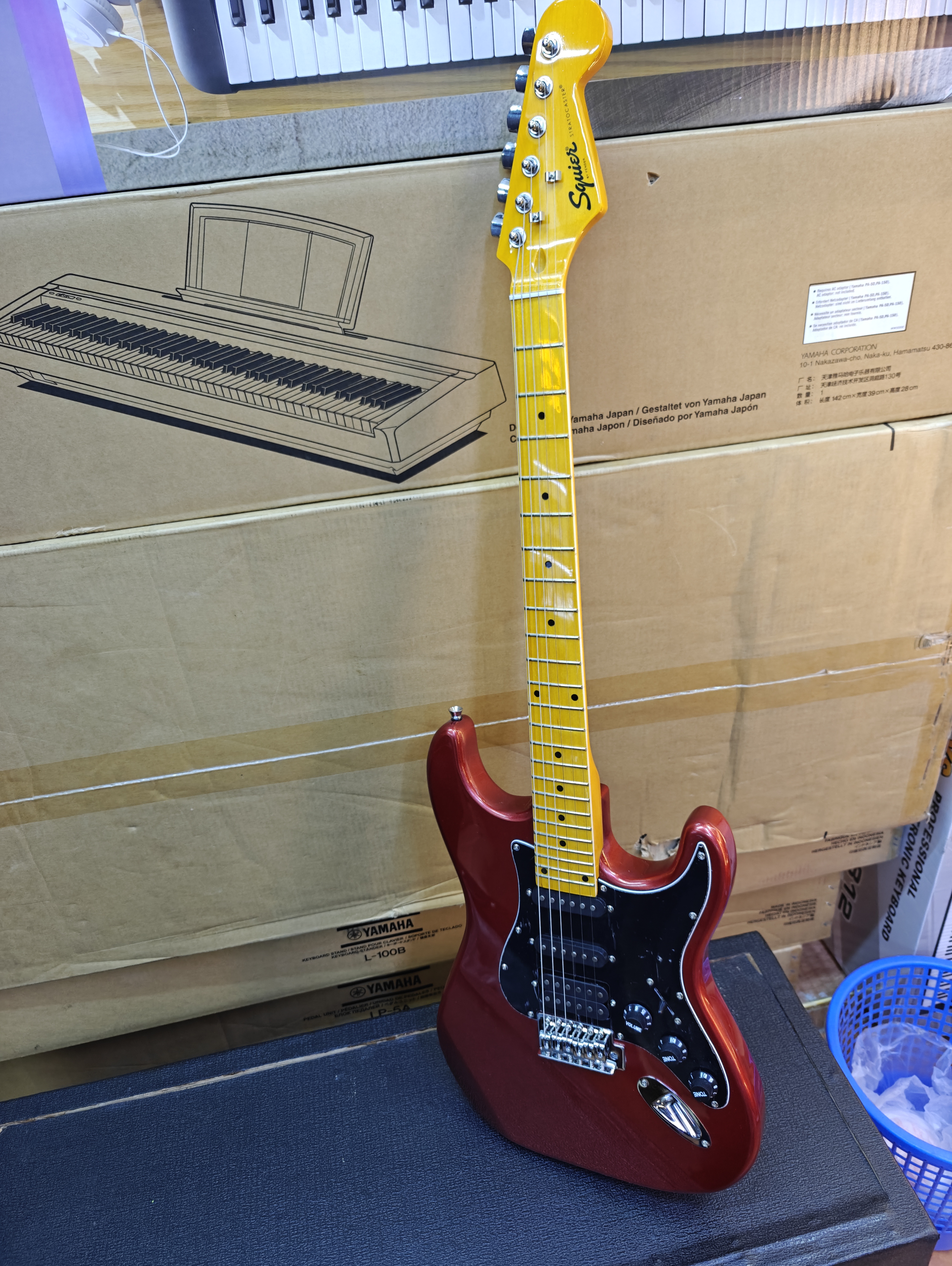 Fender Squier Stratocaster Electric Guitar, Beginner Guitar, with