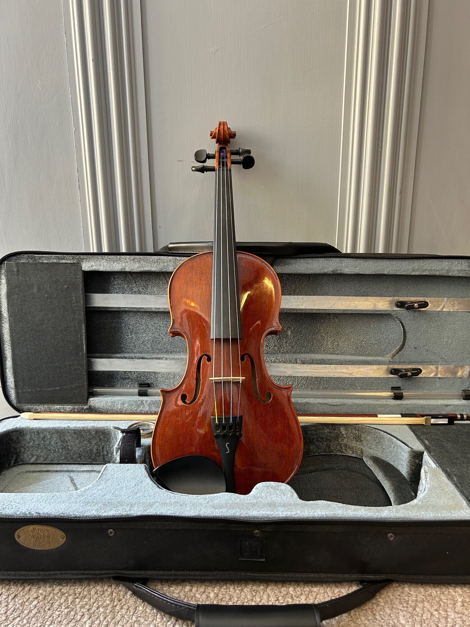 student violin, beginner violin, affordable violin, wooden violin, and violin for students.