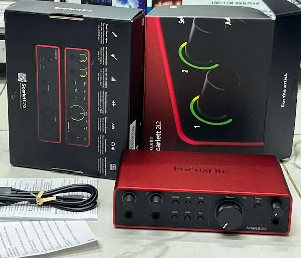 Focusrite Scarlett 2i2 4th Gen is a completely remastered 2-in, 2-out USB-C audio interface designed for musicians, podcasters, and producers